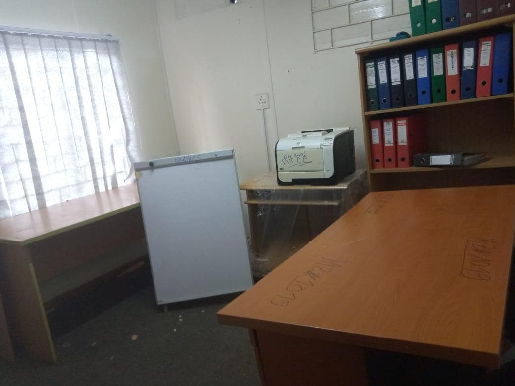 Mobiliario de oficina ·