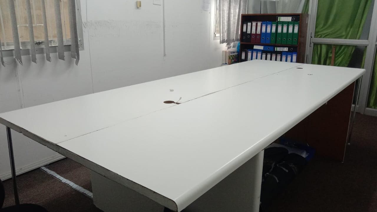Mobiliario de oficina ·
