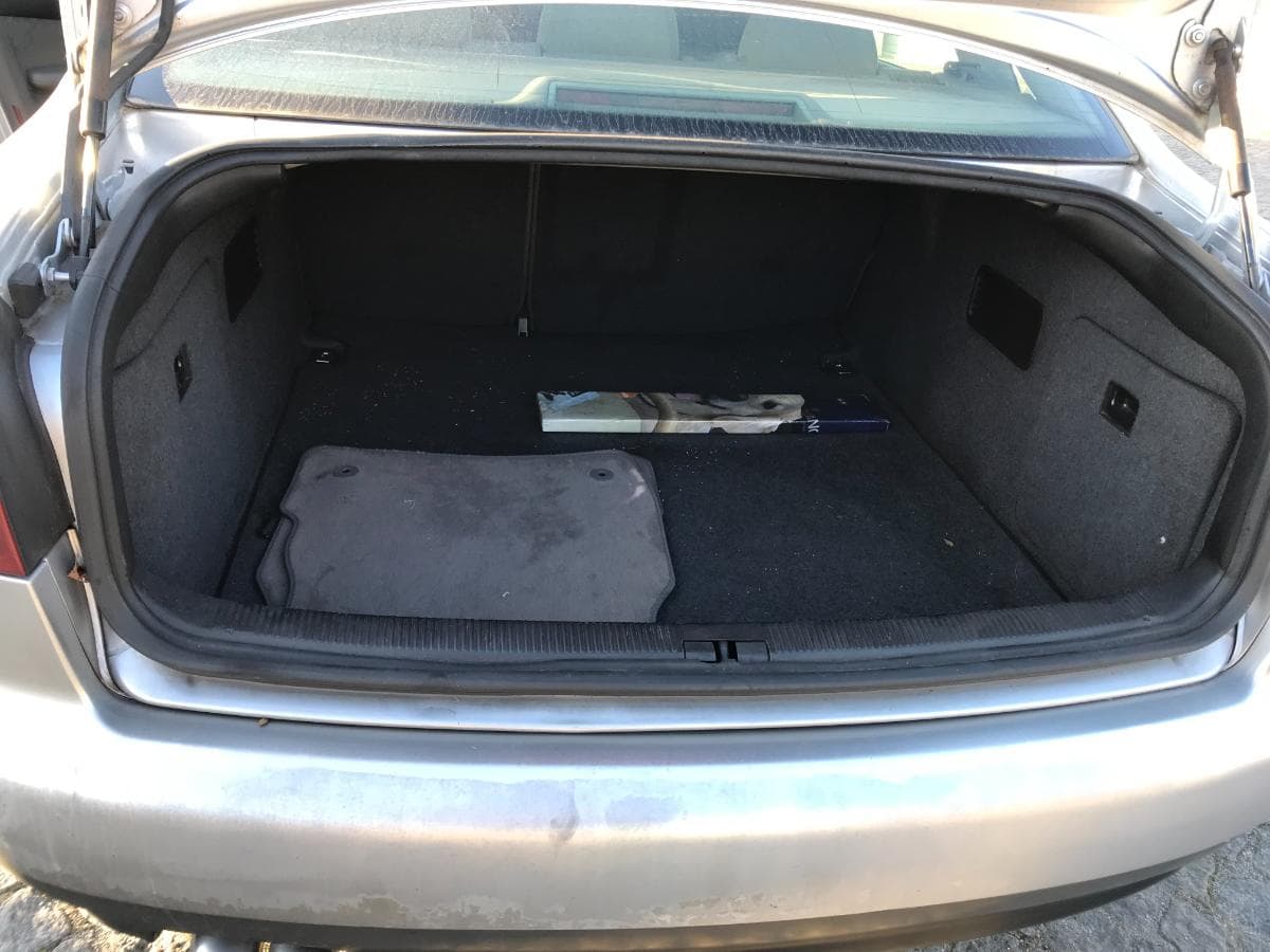 Audi A6 1.9TDI · Ano 2001 — imagem 17