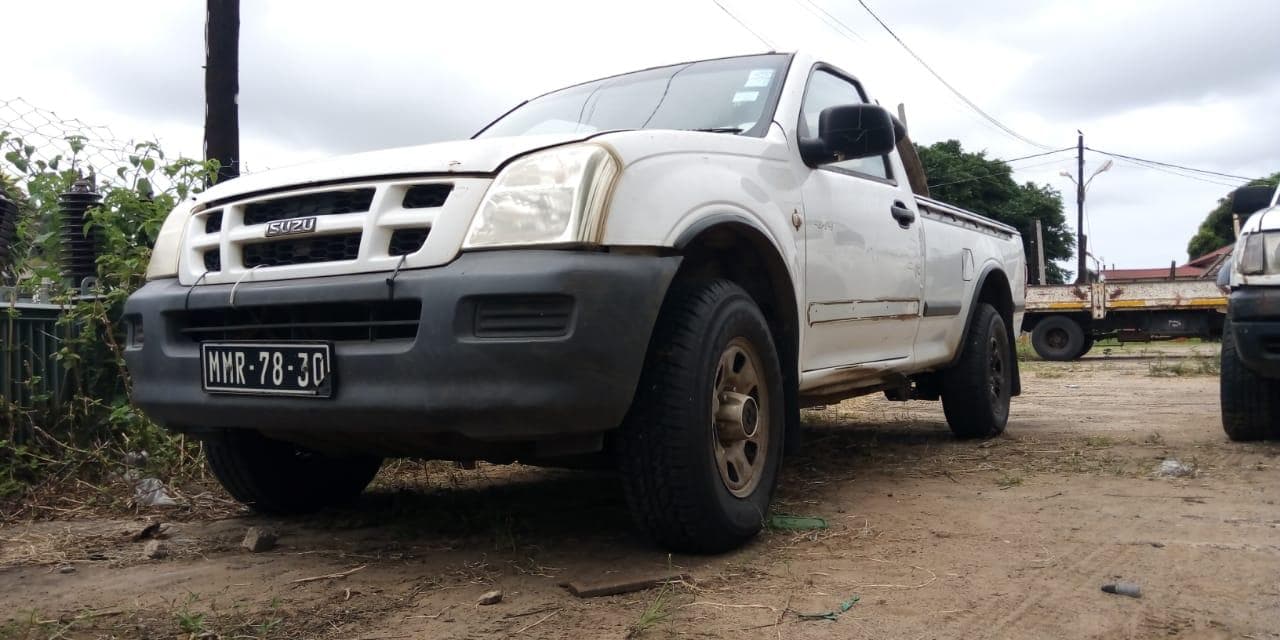 Isuzu Kb250 ·