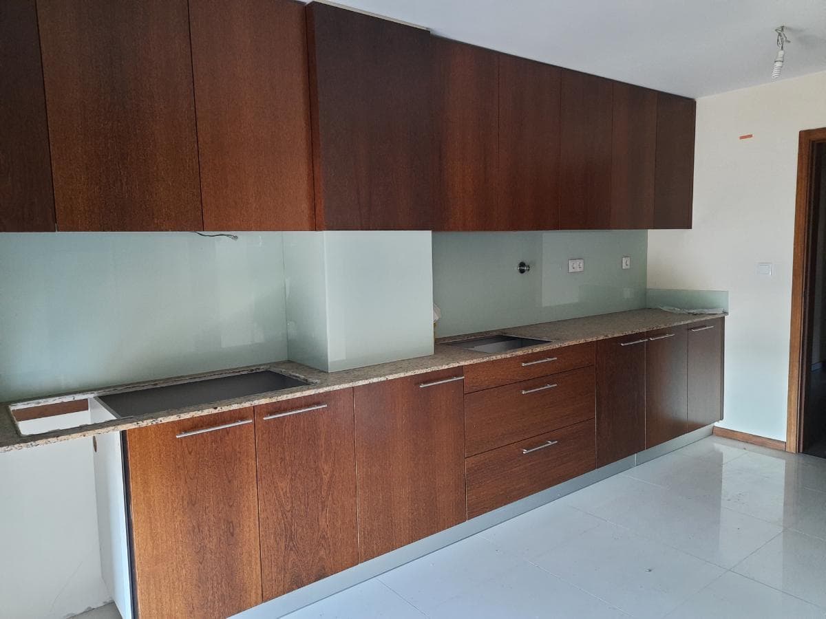 Apartamento T3 com 2 Lugares de Garagem · Trofa — imagem 2