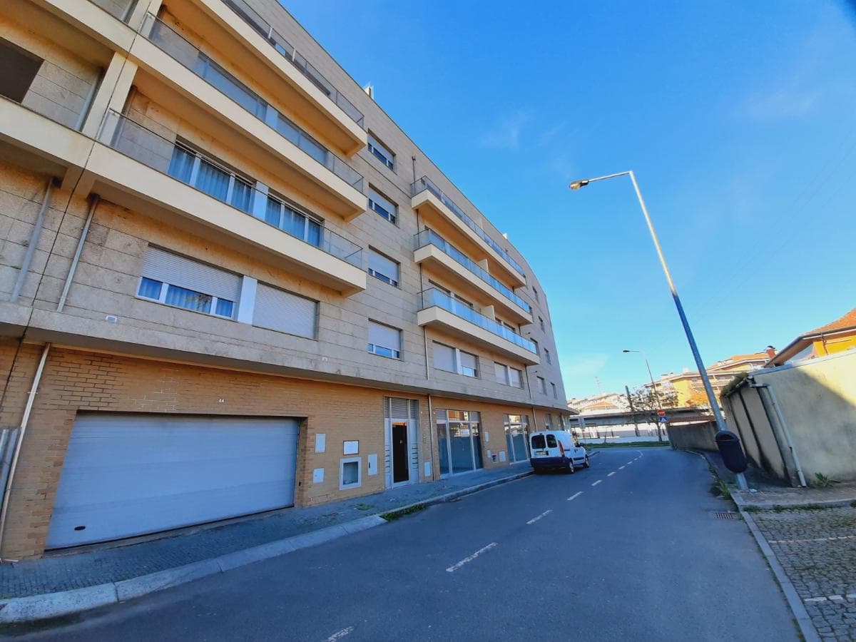 Apartamento T3 com 2 Lugares de Garagem · Trofa