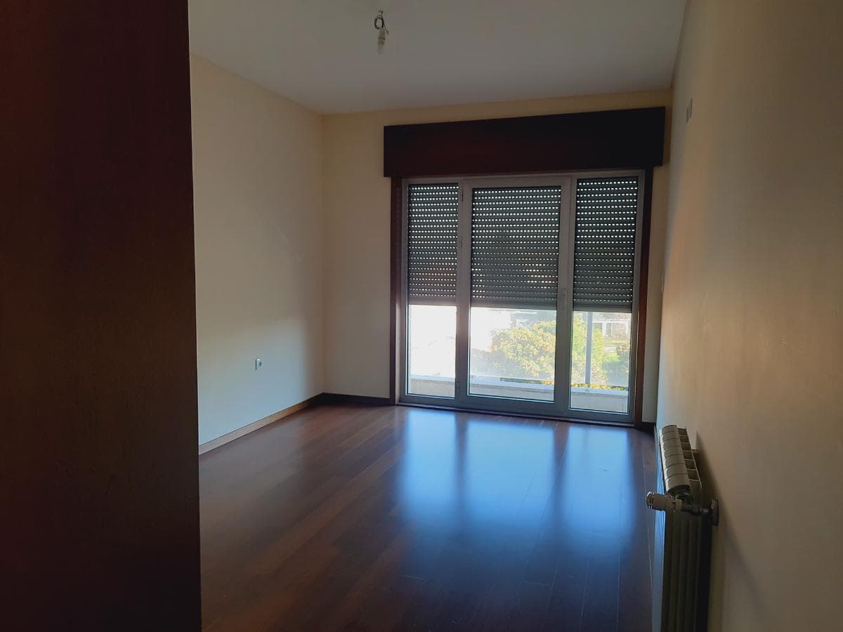 Apartamento T3 com 2 Lugares de Garagem · Trofa — imagem 13