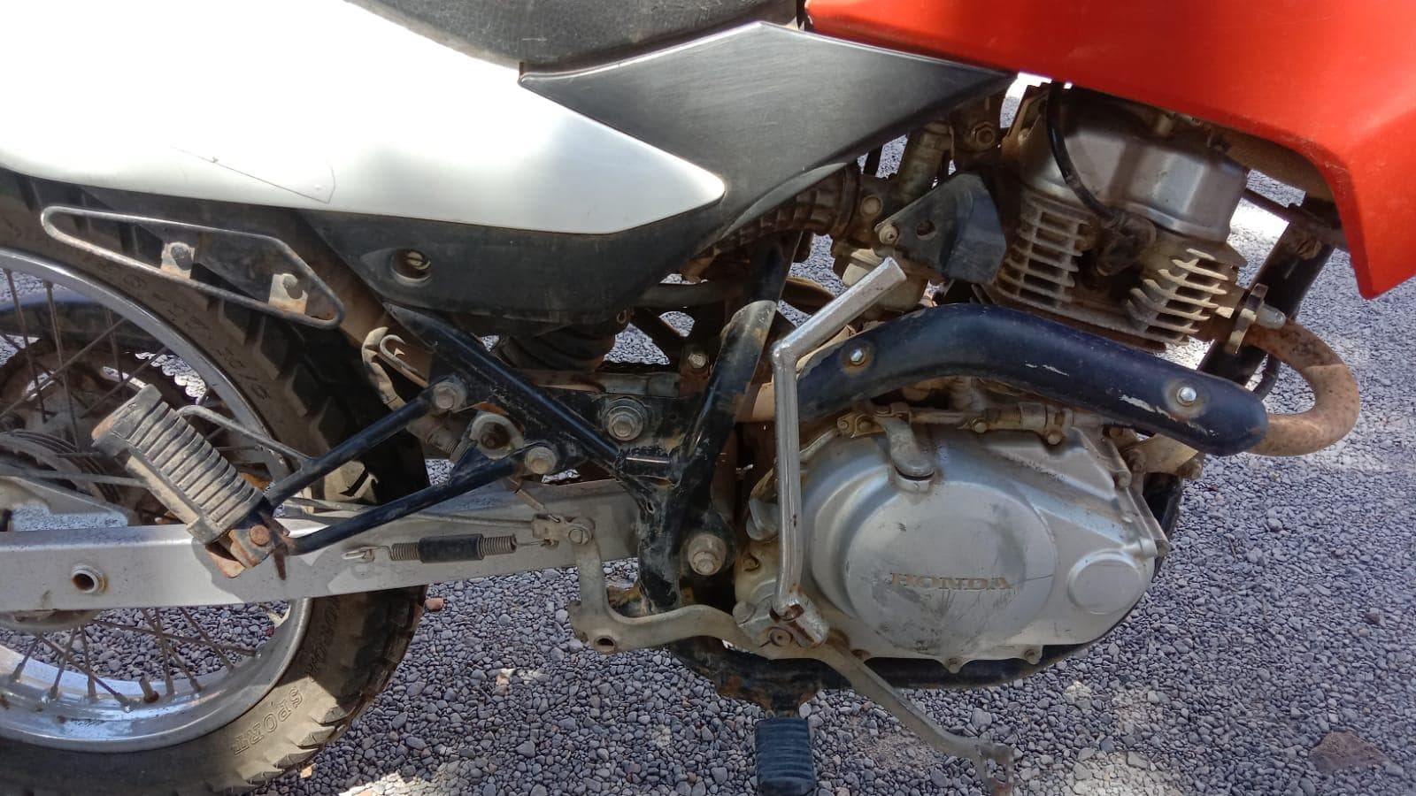Motorizada de marca Honda XL · — imagen 4