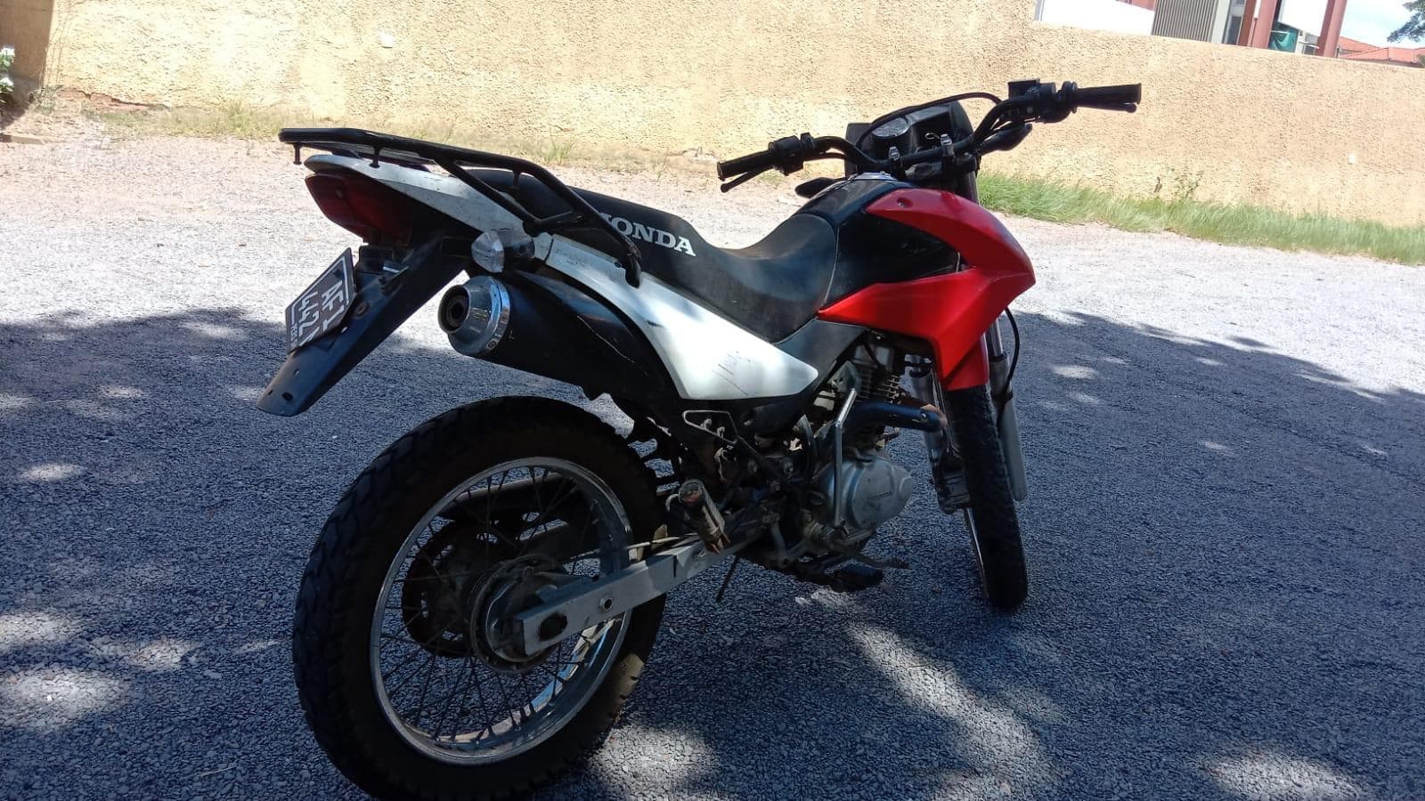 Motorizada de marca Honda XL · — imagen 5