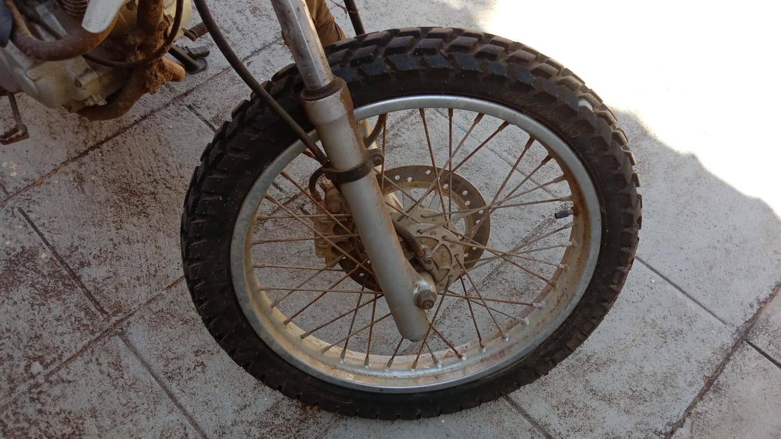 Motorizada de marca Honda XR 125L · — imagem 5
