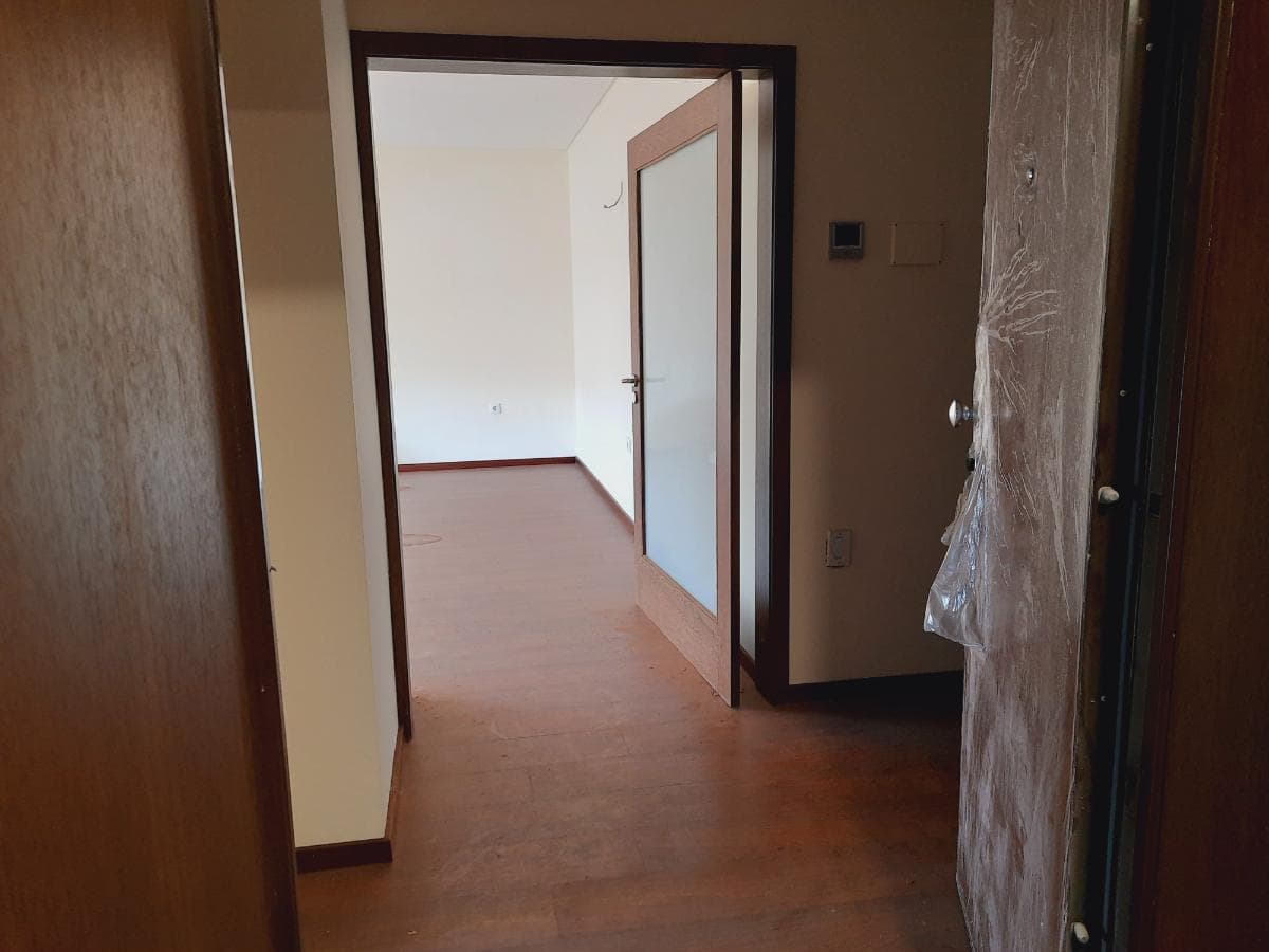 Apartamento T3 com 2 Lugares de Garagem · Trofa — imagem 6