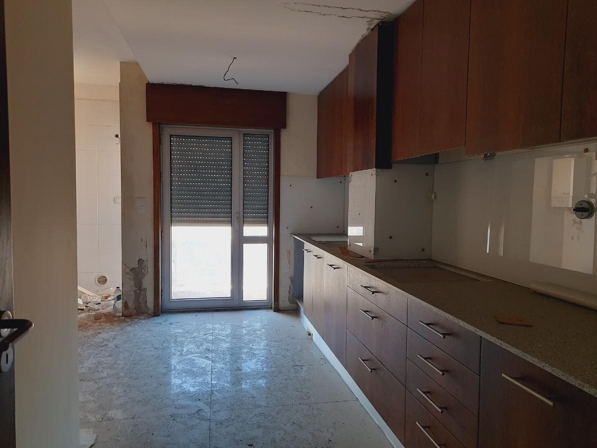 Apartamento T3 com 2 Lugares de Garagem · Trofa — imagem 3