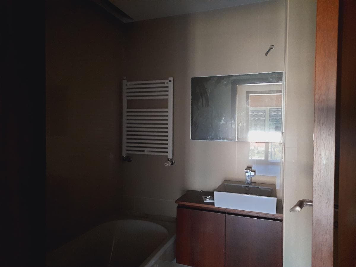 Apartamento T3 com 2 Lugares de Garagem · Trofa — imagem 12