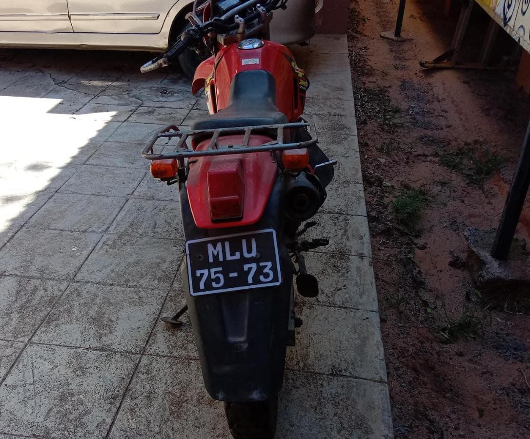 Motorizada de marca Honda CTX200 · — imagem 3