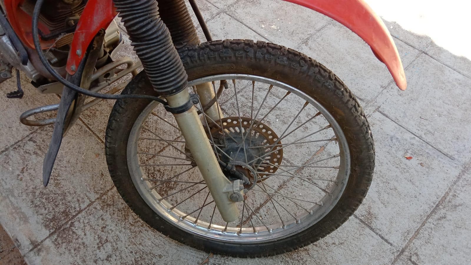 Motorizada de marca Honda CTX200 · — imagem 4