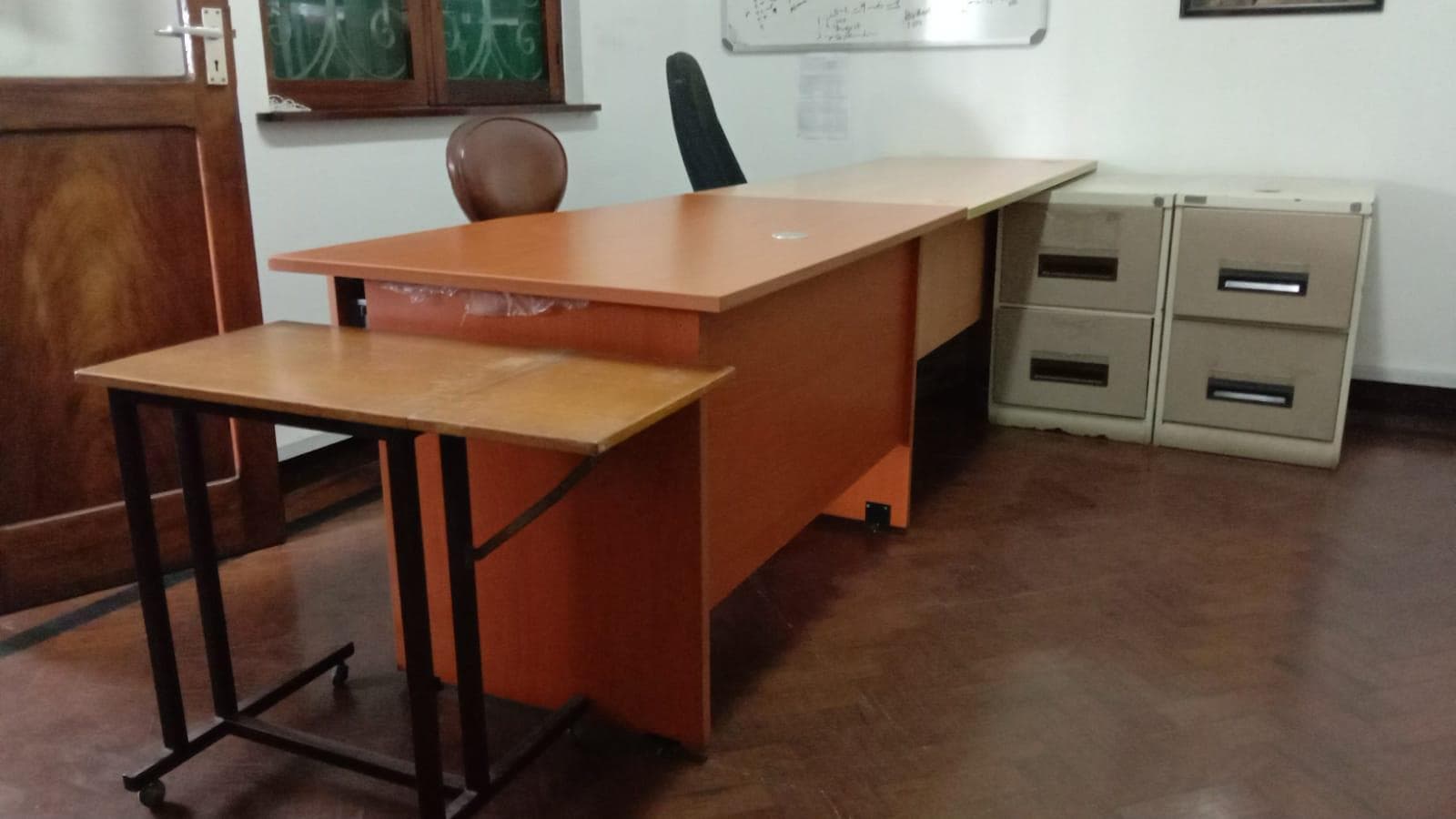 Mobiliário de escritório · — imagem 1