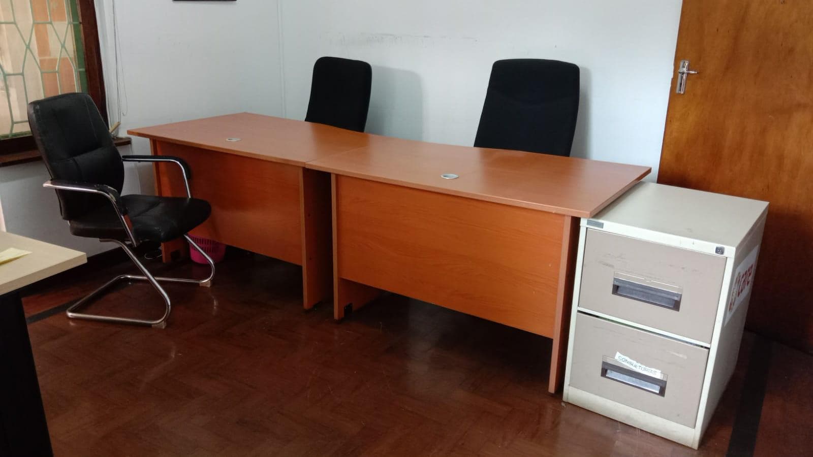 Mobiliário de escritório · — imagem 3