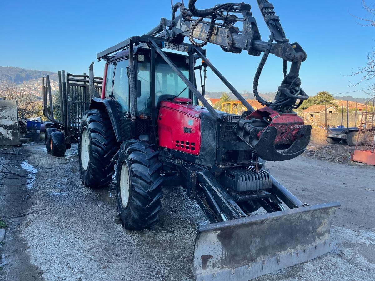 Trator Agrícola Valtra 6350 · Reboque Guerra RTH 8000