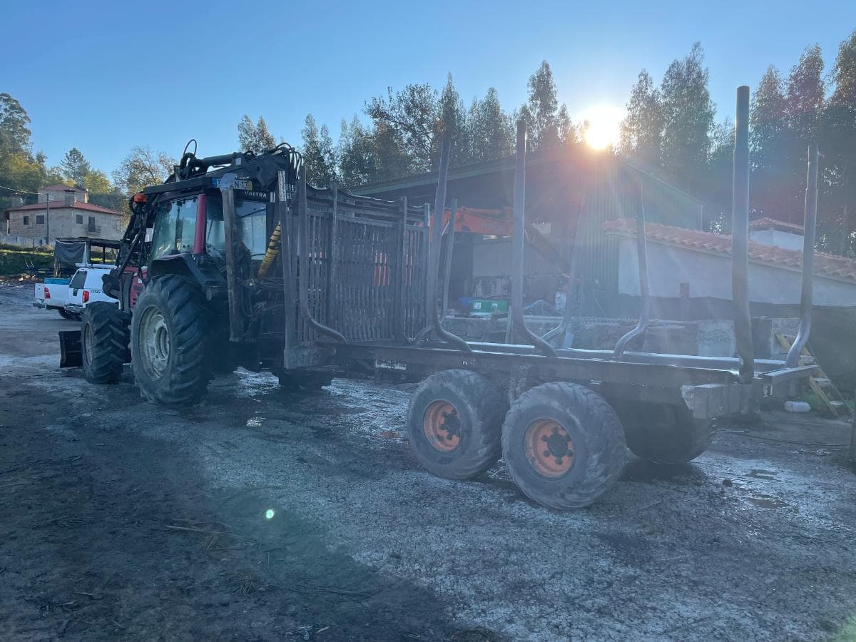 Trator Agrícola Valtra 6350 · Reboque Guerra RTH 8000 — imagem 4