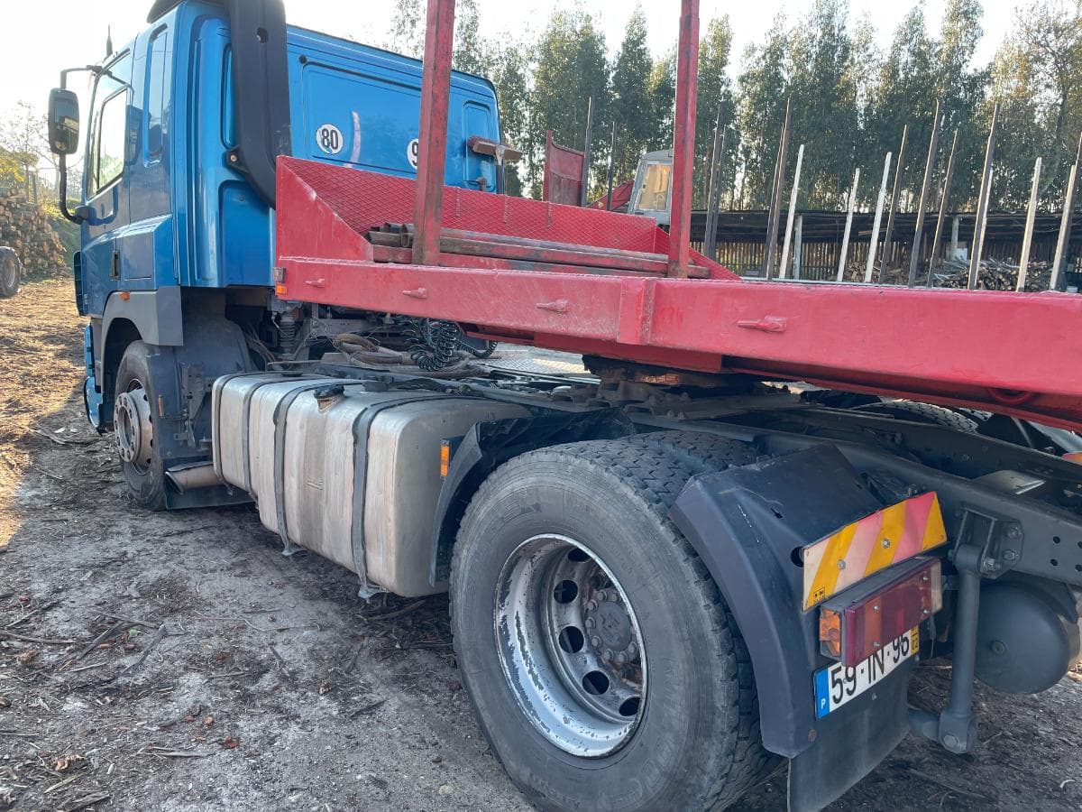 Daf CF 85.410 · Ano 2007 — imagem 4