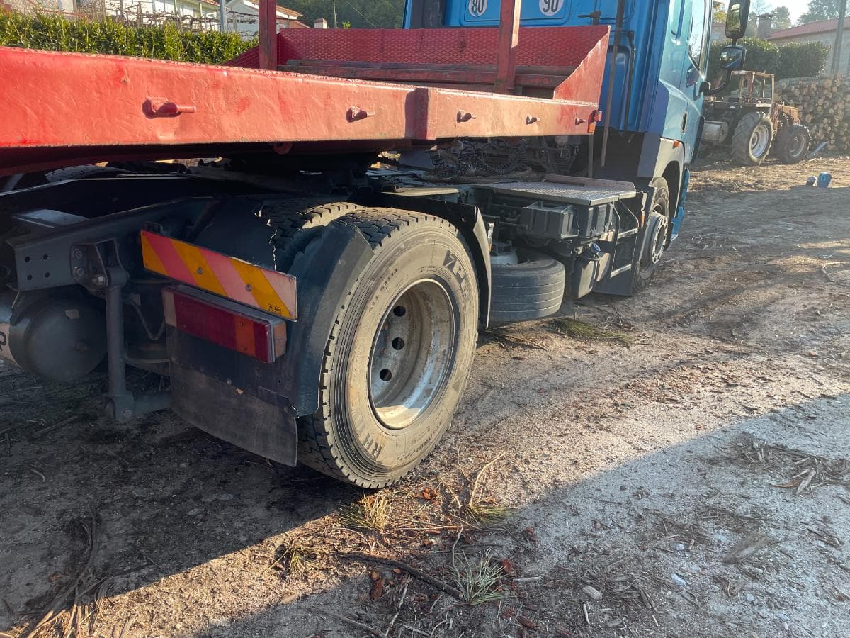 Daf CF 85.410 · Ano 2007 — imagem 5