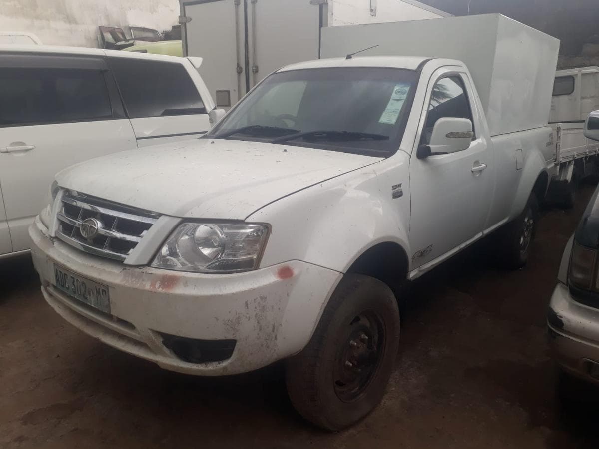 TATA XENON ·