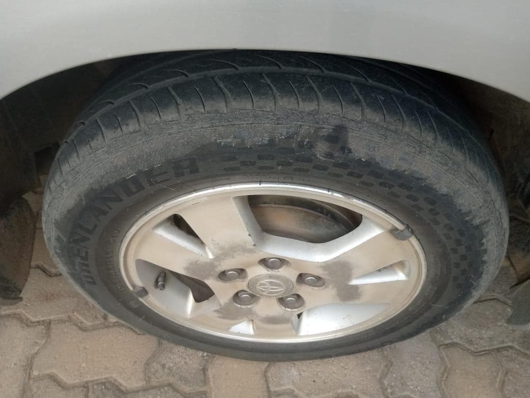 Toyota Noah · — imagem 15