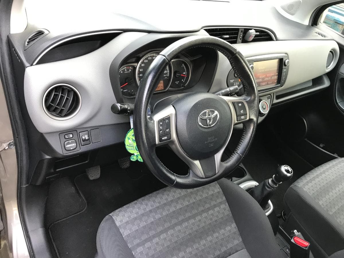 Toyota Yaris · Ano 2016 — imagen 9