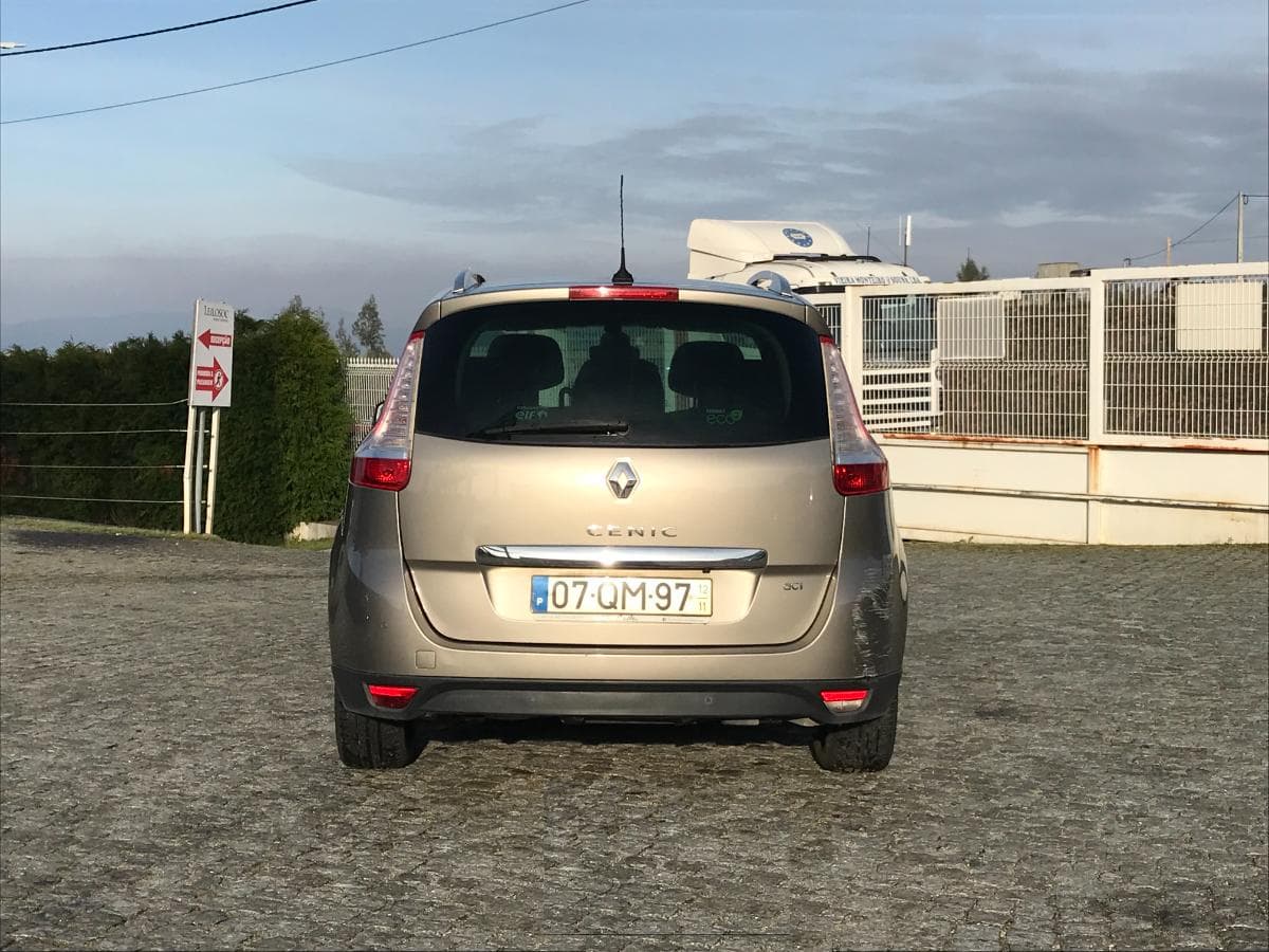 Renault Mégane Scénic · Ano 2012 — imagem 5