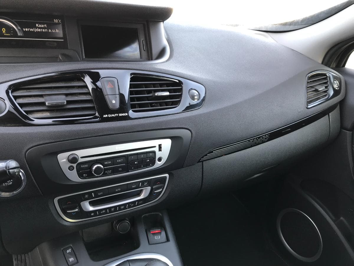 Renault Mégane Scénic · Ano 2012 — imagem 11