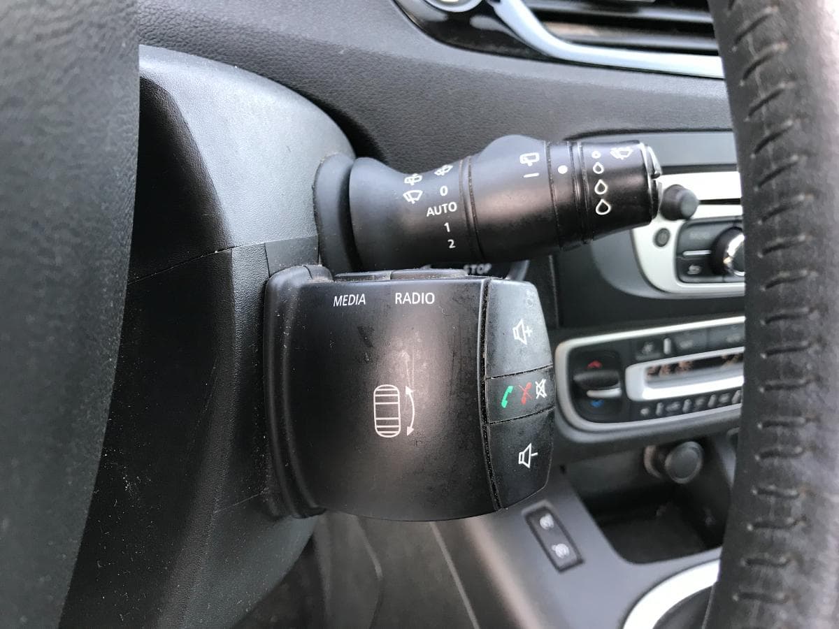 Renault Mégane Scénic · Ano 2012 — imagem 15