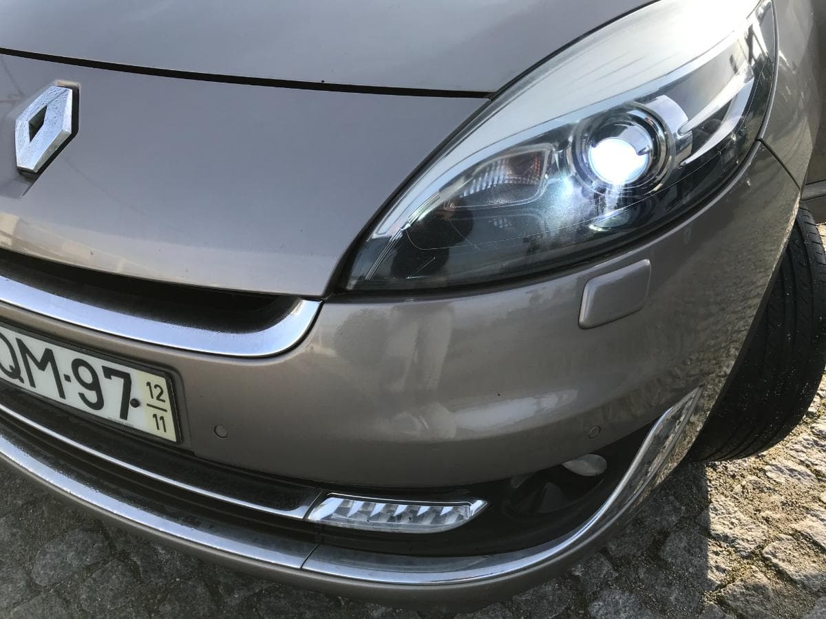 Renault Mégane Scénic · Ano 2012 — imagem 30
