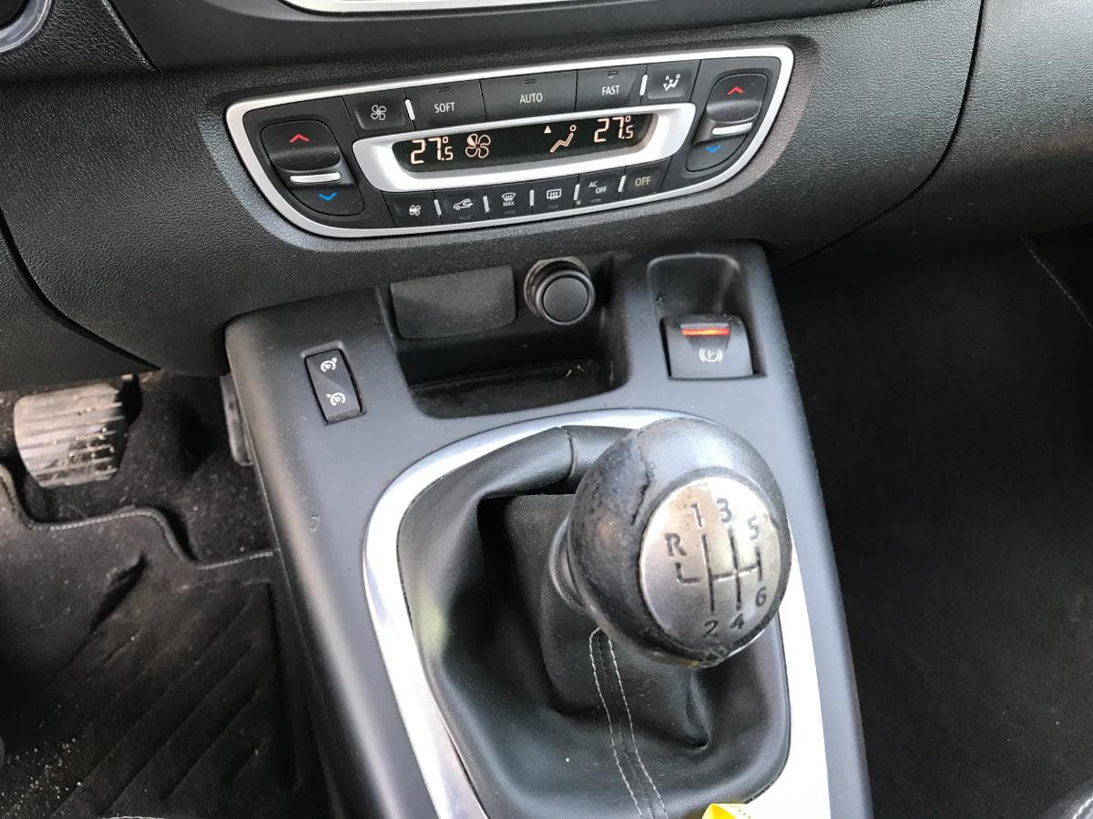 Renault Mégane Scénic · Ano 2012 — imagem 16