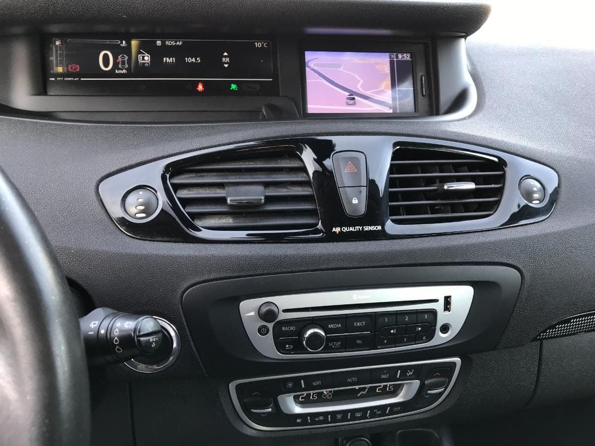 Renault Mégane Scénic · Ano 2012 — imagem 19