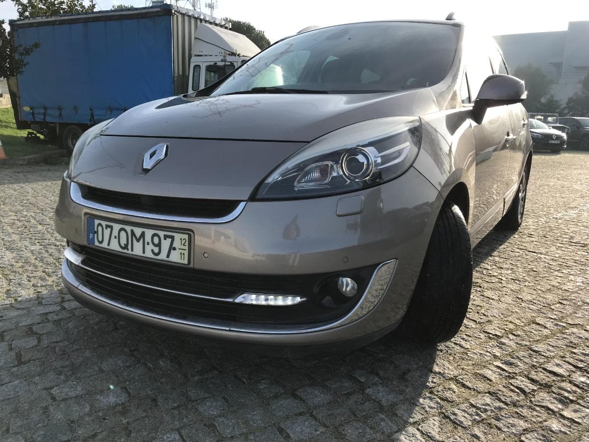 Renault Mégane Scénic · Ano 2012 — imagem 7