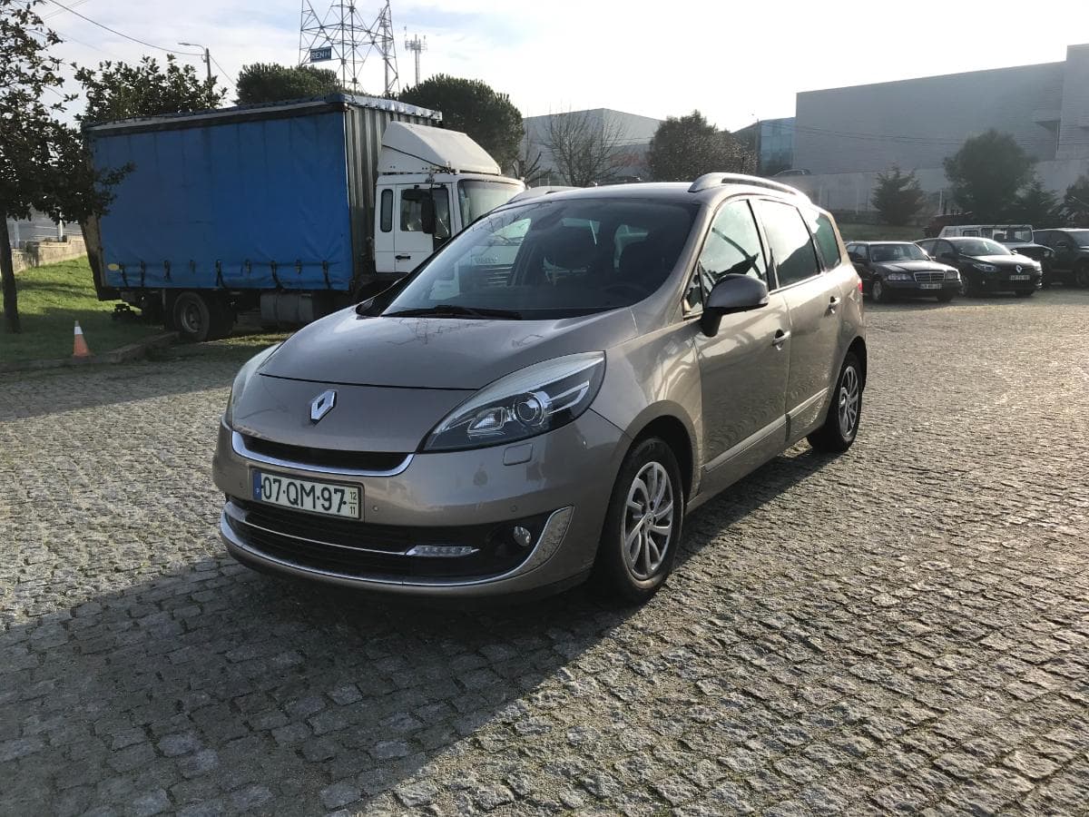 Renault Mégane Scénic · Ano 2012 — imagem 3