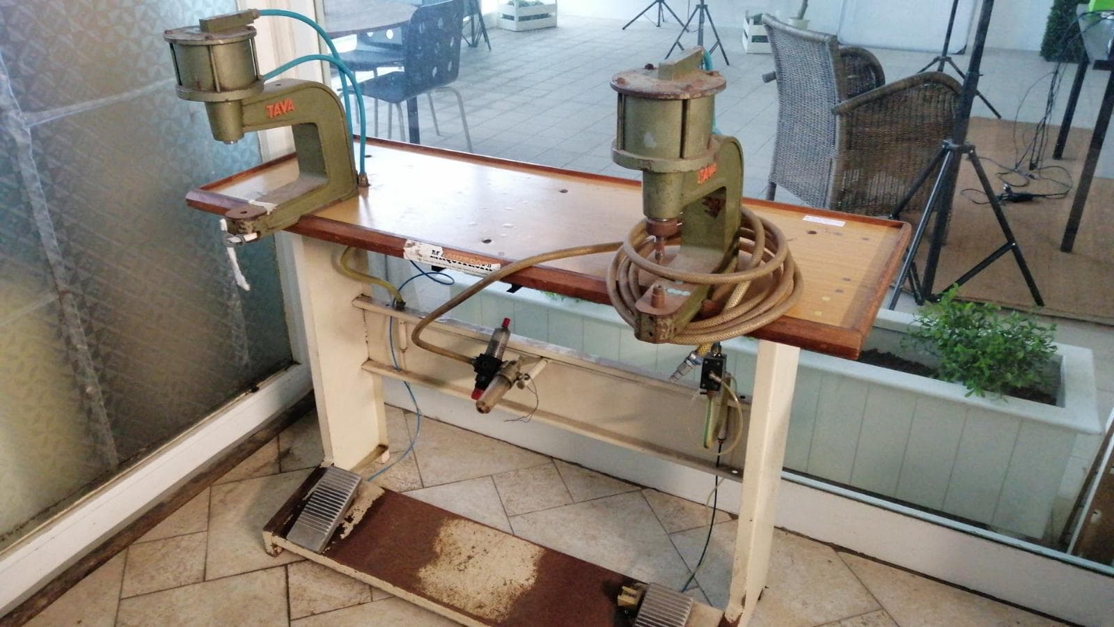 Máquina de pregar molas duas cabeças