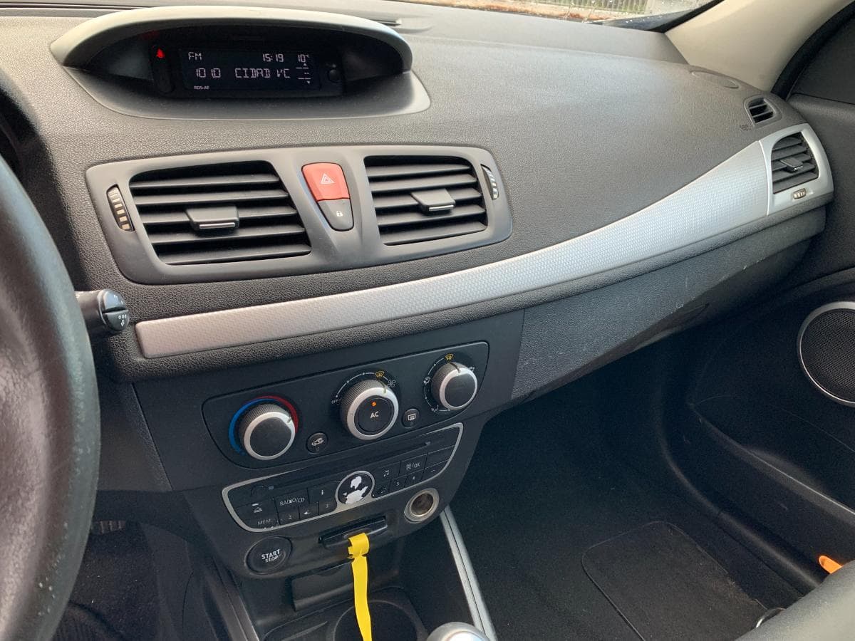 Renault Mégane · Ano 2010 — imagen 15