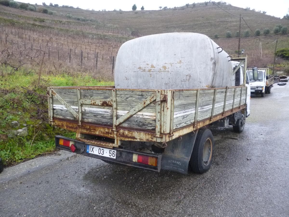 Bedford NKR + Trator NEW HOLLAND TN 55 + Reboque com cuba em inox — imagen 4