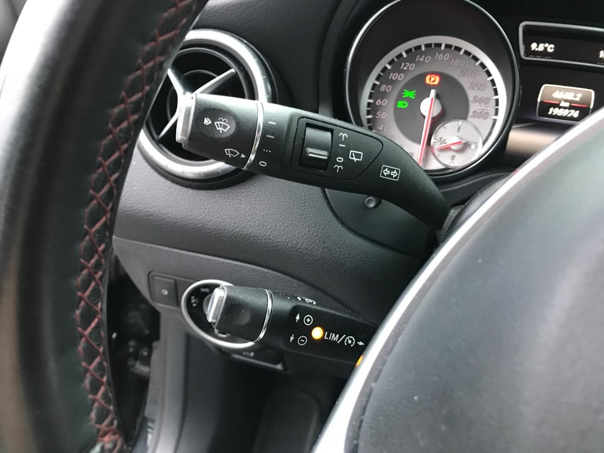 Mercedes-Benz CLA 200 CDI · Ano 2015 — image 19