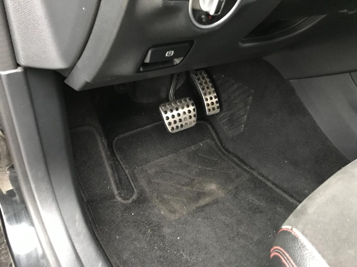 Mercedes-Benz CLA 200 CDI · Ano 2015 — image 23