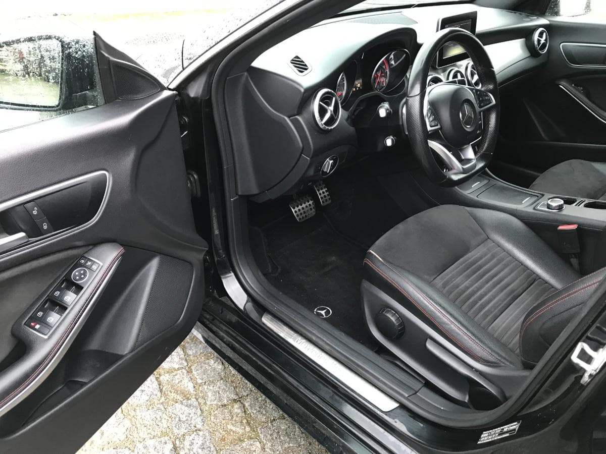 Mercedes-Benz CLA 200 CDI · Ano 2015 — image 10