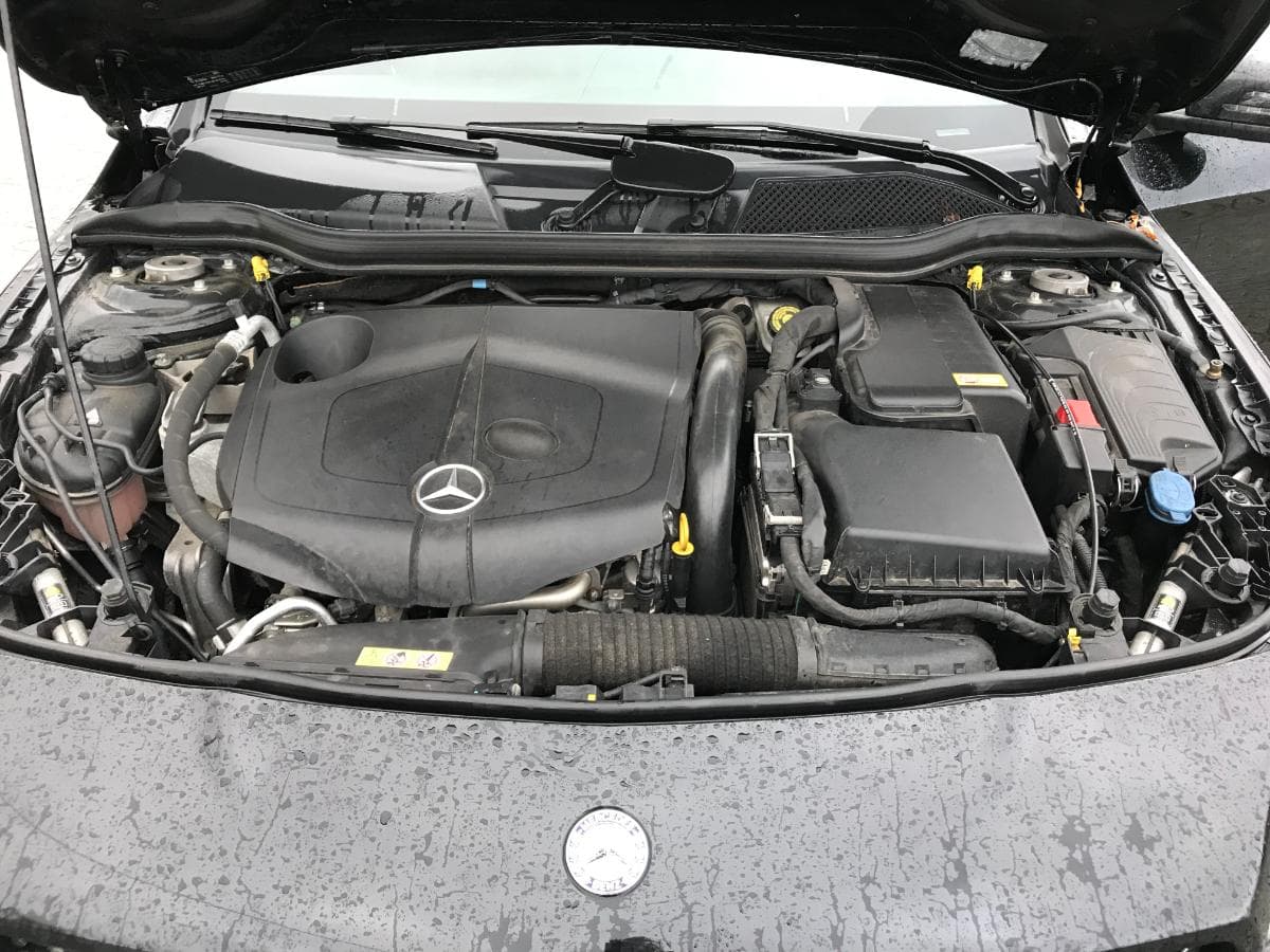 Mercedes-Benz CLA 200 CDI · Ano 2015 — image 30