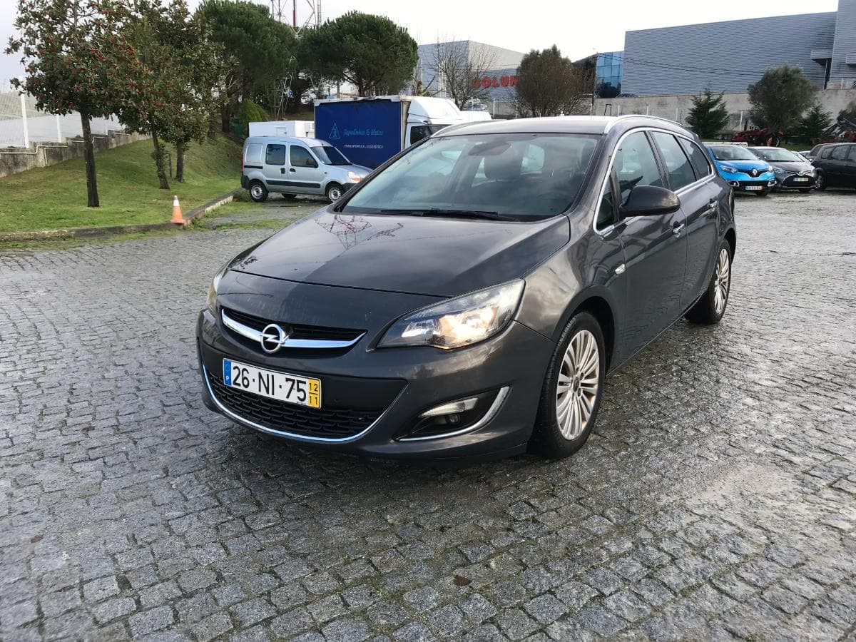 Opel Astra · Ano 2012 — imagen 3