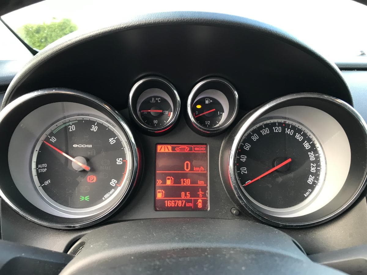 Opel Astra · Ano 2012 — imagen 16