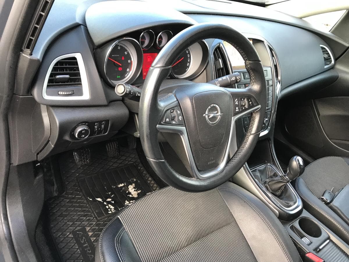 Opel Astra · Ano 2012 — imagen 10