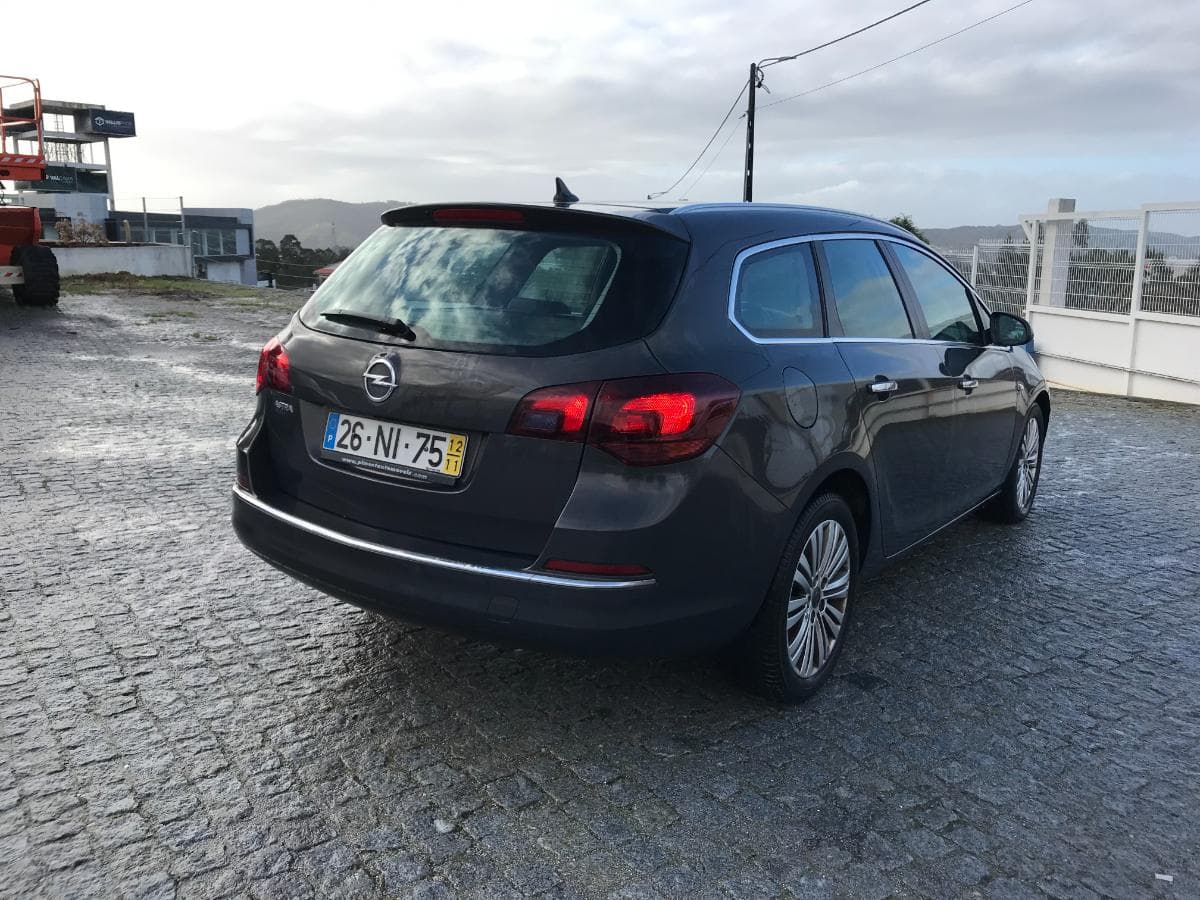 Opel Astra · Ano 2012 — imagen 6
