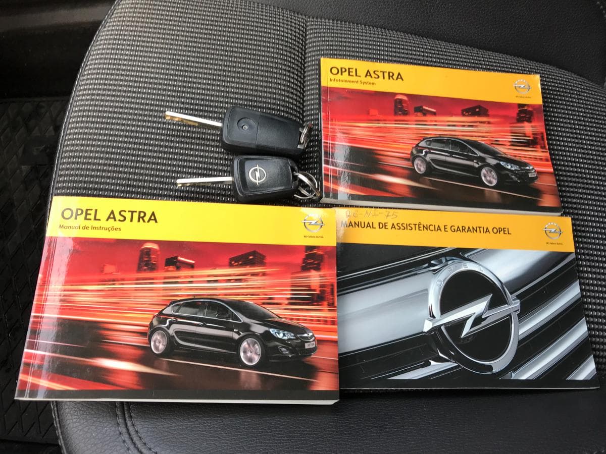 Opel Astra · Ano 2012 — imagen 26