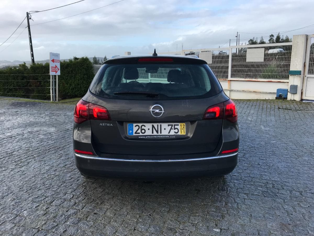 Opel Astra · Ano 2012 — imagen 5