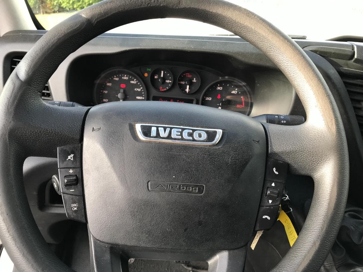 Iveco Daily · Ano 2017 — imagem 11