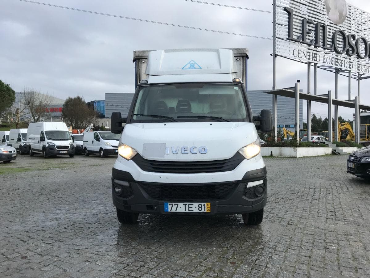 Iveco Daily · Ano 2017 — imagem 3