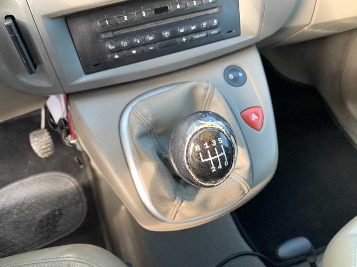 Renault Scénic 1.5 DCI · Ano 2006 — imagen 13