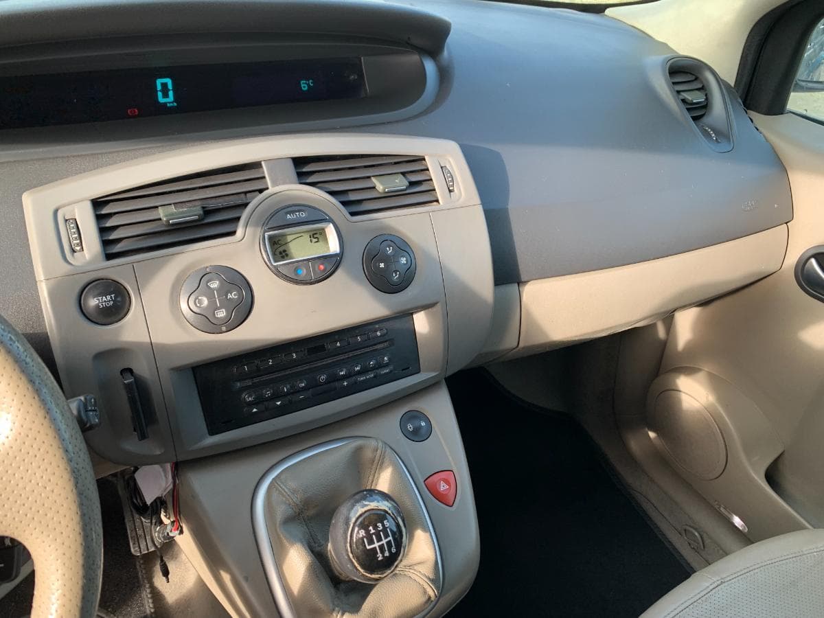 Renault Scénic 1.5 DCI · Ano 2006 — imagen 14