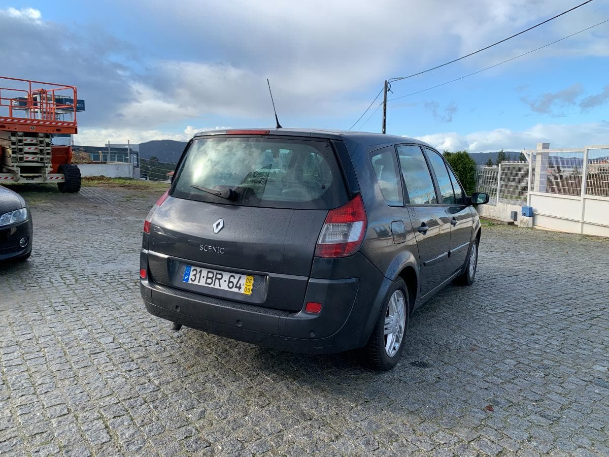 Renault Scénic 1.5 DCI · Ano 2006 — imagen 4